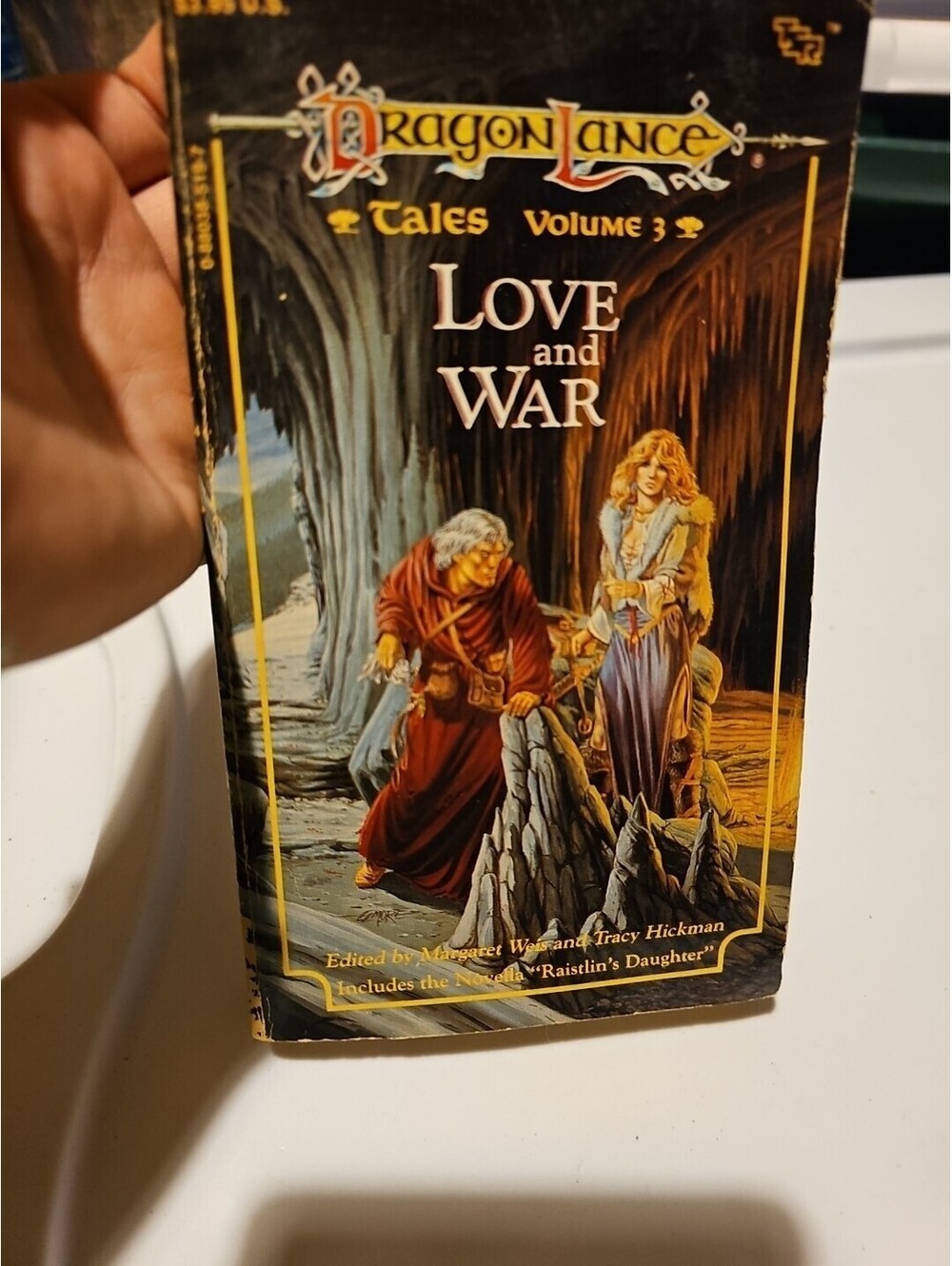 Love And War (DragonLance Tales Volume 3) 1st Edition - Paperback - GOOD